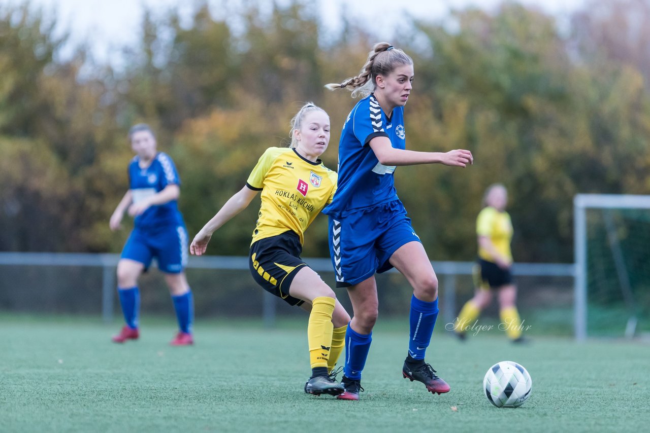 Bild 322 - F SSC Hagen Ahrensburg - SV Frisia 03 Risum-Lindholm : Ergebnis: 2:0